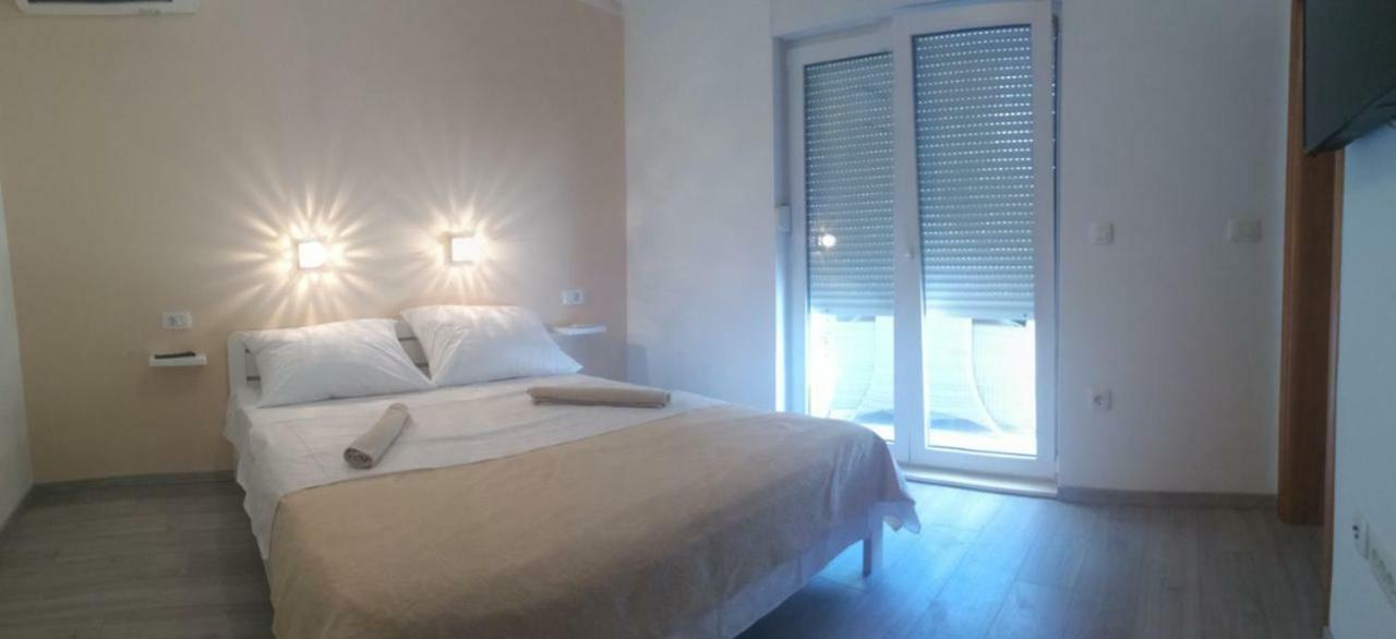 Apartments Prpic سيغيت فغانييتْسا الغرفة الصورة